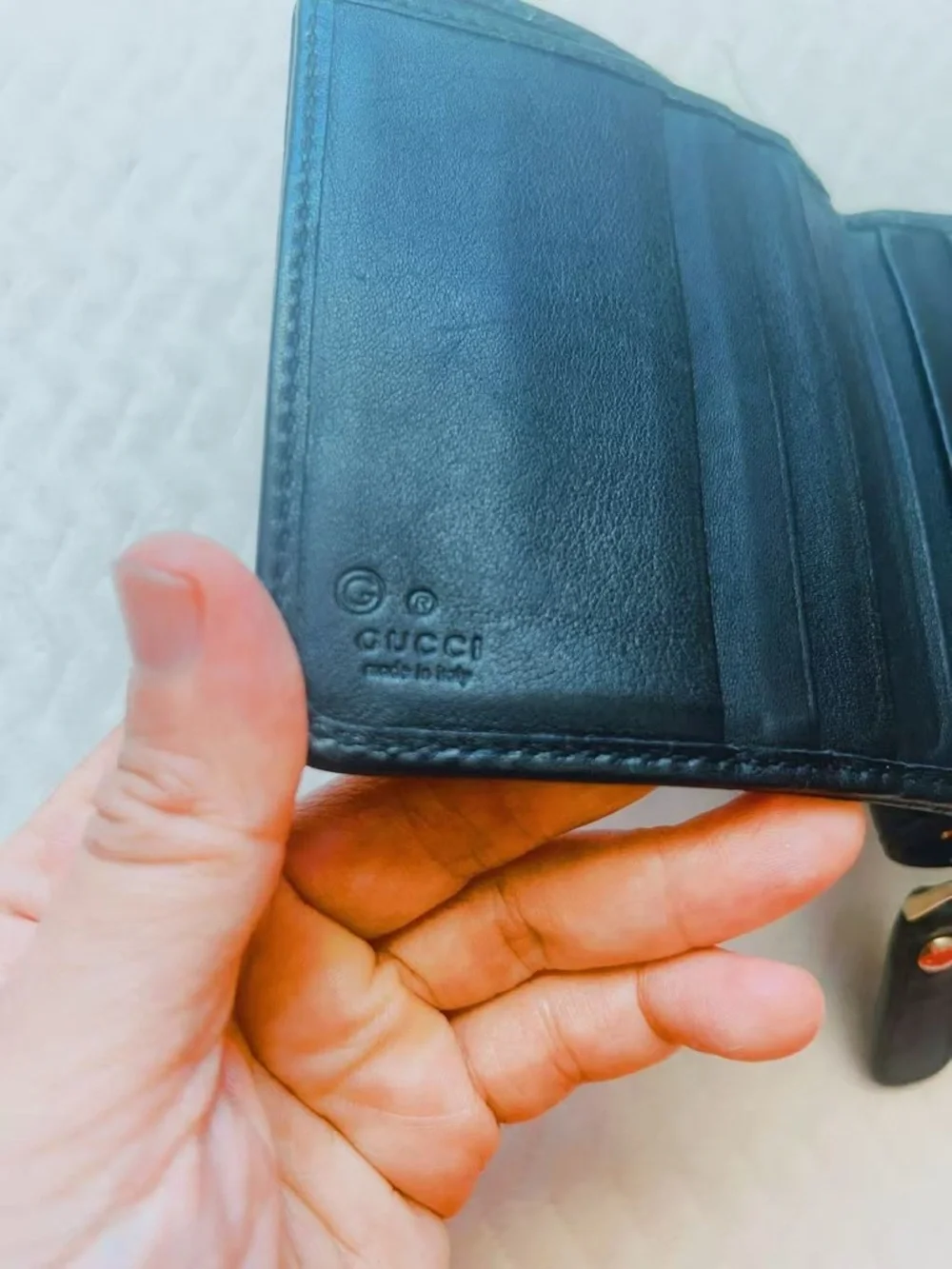 Gucci compact wallet